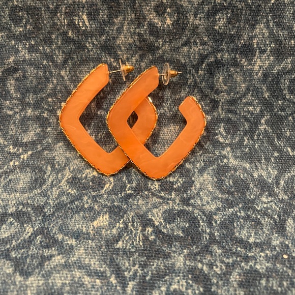 Chic Coral Geometric Earrings - Picture 1 of 2
